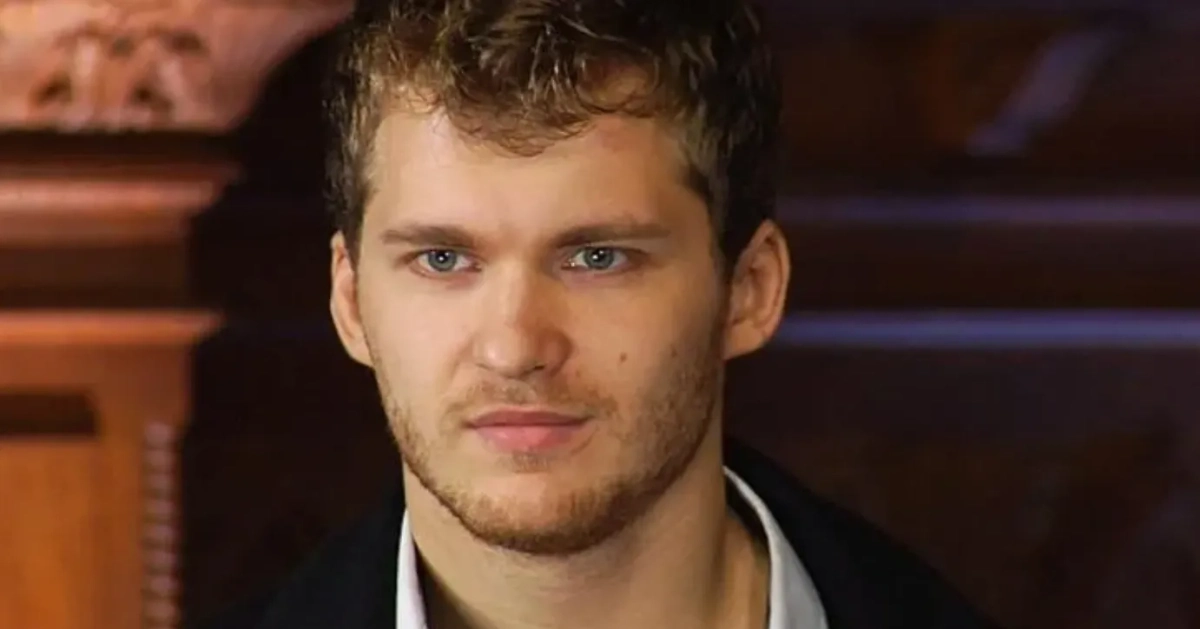 Юлий Миткевич-Далецкий пошёл на «Битву экстрасенсов» ради разоблачения. А потом сам попал на скамью подсудимых. Фото © Rutube / «Битва экстрасенсов»