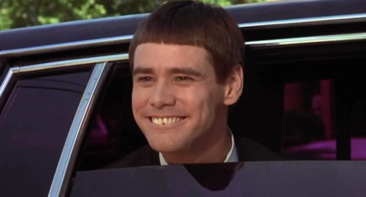 За роль в фильме «Тупой и ещё тупее» Джим Керри получил 10 миллионов долларов.  Кадр из фильма «Тупой и ещё тупее», режиссёры Питер Фаррелли, Бобби Фаррелли, сценаристы Питер Фаррелли, Бобби Фаррелли / Kinopoisk