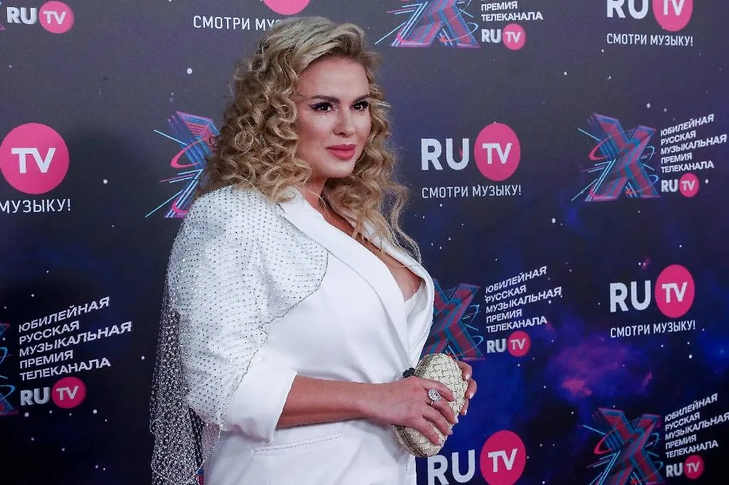 Гадания знаменитостей: неожиданные знаки судьбы в жизни Анны Семенович. Фото © ТАСС / Сергей Карпухин