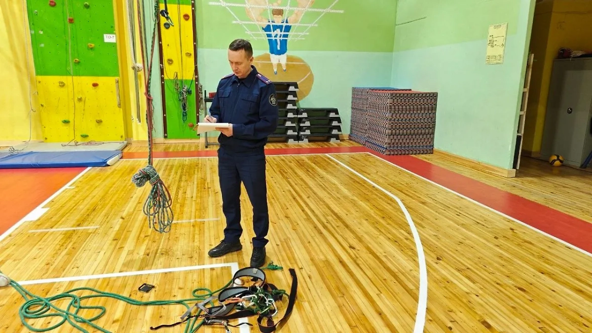 11-летний школьник умер во время занятия по скалолазанию. Обложка © VK / ГСУ СК России по Красноярскому краю и РХ