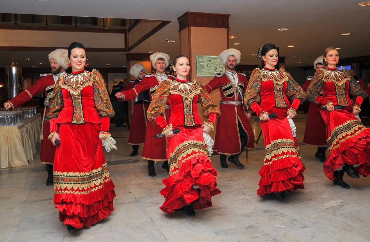 В прошлом году православное Крещение отмечали в «Москоу кантри клабе» с песнями и плясками. Фото с официального сайта загородного клуба