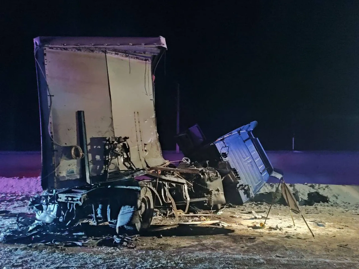 Место массового ДТП с бензовозом на 535-м км федеральной автодороги Тюмень — Ханты-Мансийск. Фото © Госавтоинспекция Тюменской области