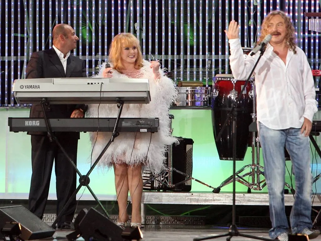 Игорь Крутой, Алла Пугачёва и Игорь Николаев на выступлении в Юрмале в 2006 году. Обложка © ТАСС / Владимир Старков