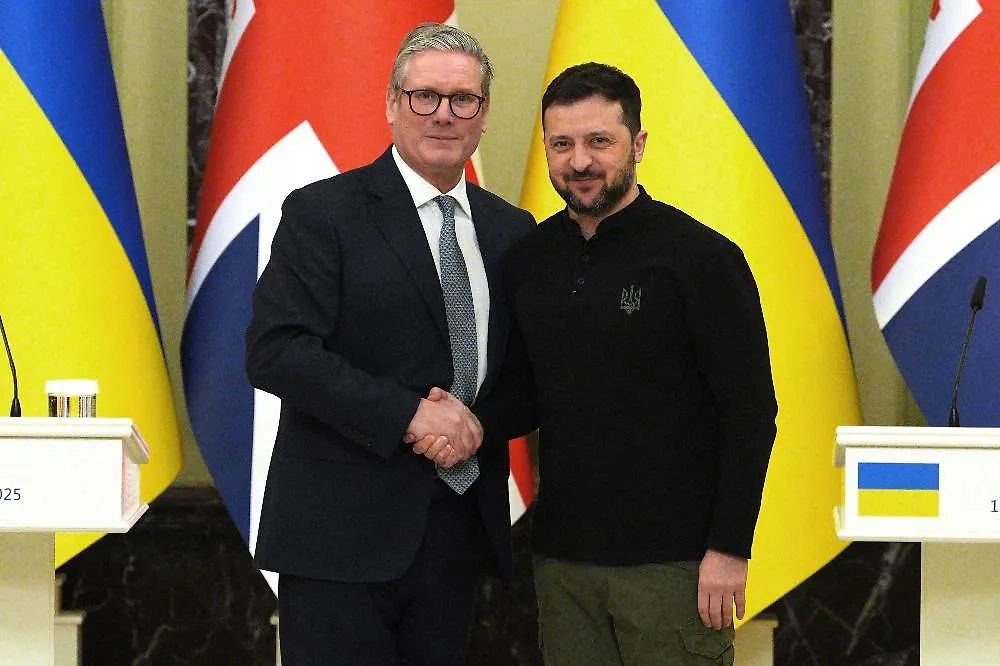 Кир Стармер и Владимир Зеленский. Обложка © ТАСС / AP / Carl Court