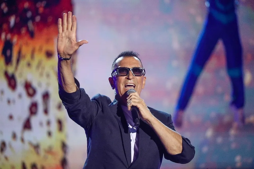 Александр Буйнов на концерте в июле 2024 года. Обложка © ТАСС / Алексей Белкин / NEWS.ru