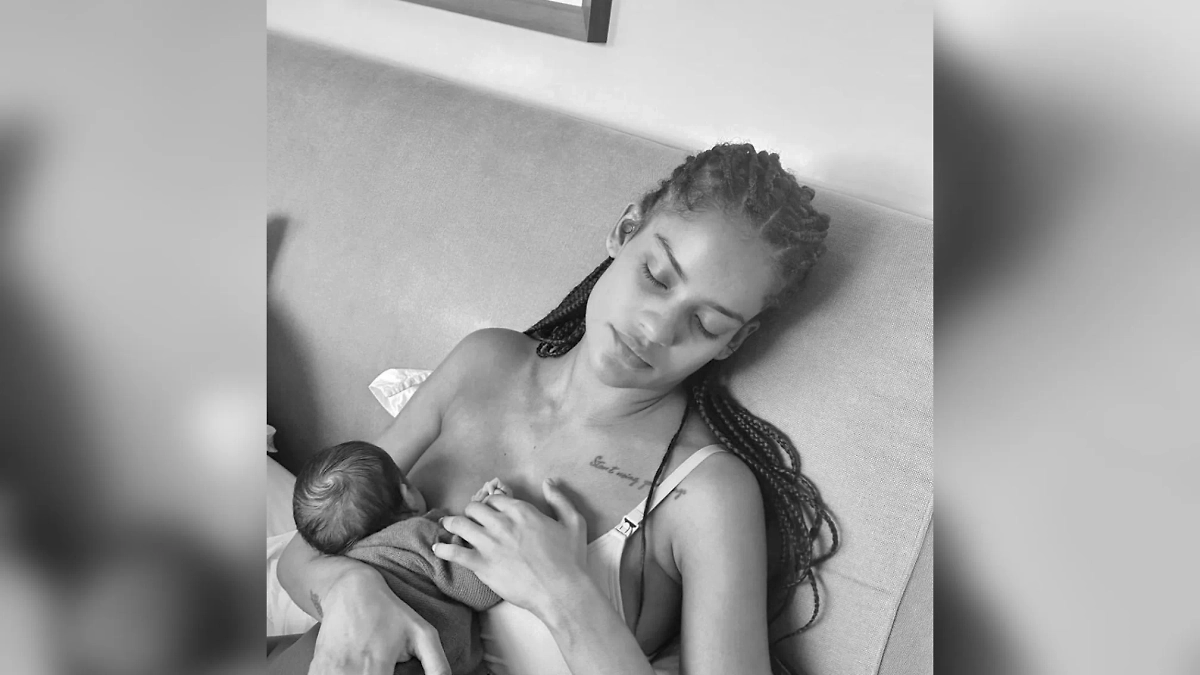 Модель Нара Баптиста с новорожденным сыном. Фото © Instagram (признан экстремистской организацией и запрещён на территории Российской Федерации)/ narahbaptista