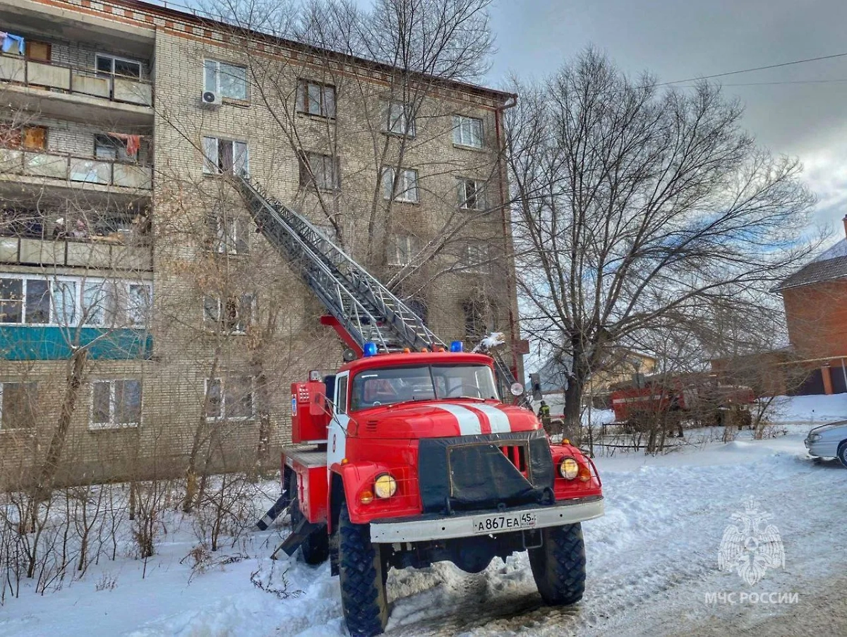 Кадр с места пожара в Шадринске. Фото © Telegram / МЧС Курганской области