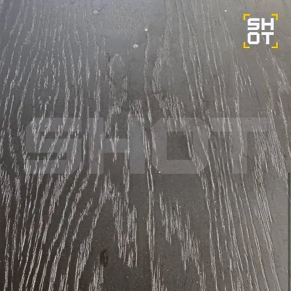 Стол, который продал Макаревич*. Фото © Telegram / SHOT