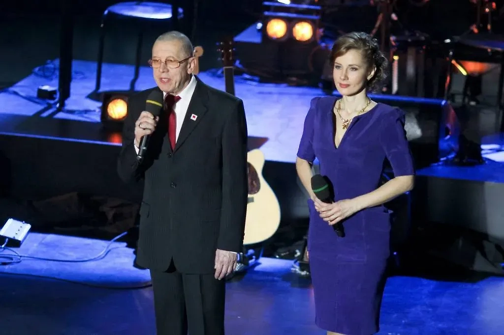 Валерий Золотухин и Ирина Линдт. Обложка © ТАСС / Анна Салынская