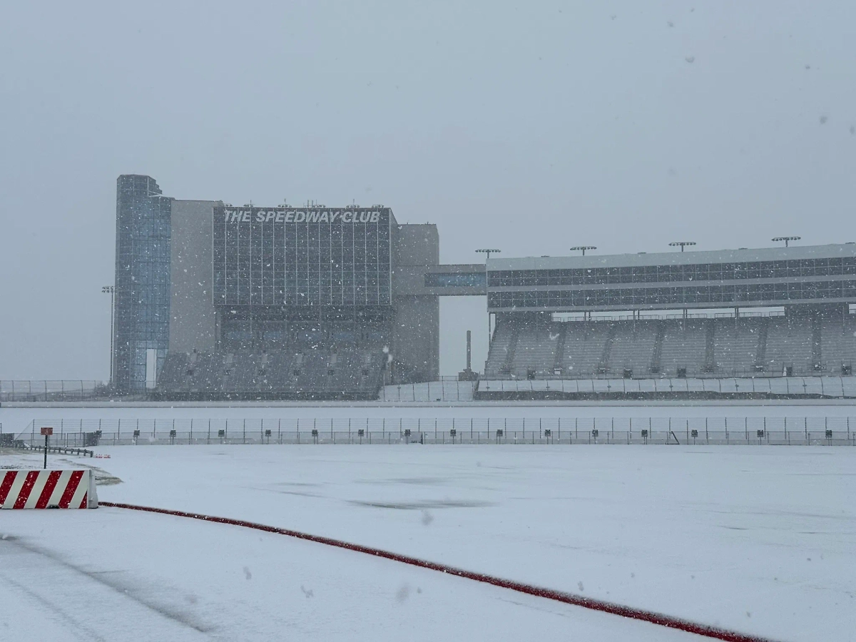 Снег в Техасе. Фото © Х / TXMotorSpeedway