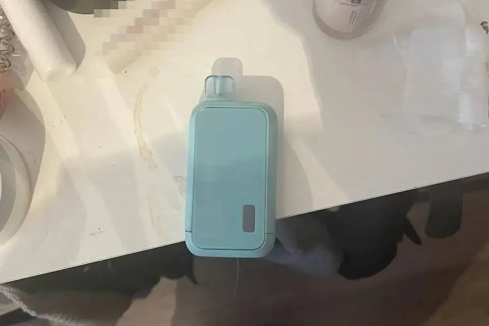 Вейп, который мог стать причиной смерти школьницы в Улан-Удэ. Обложка © Telegram / СУ СК России по Республике Бурятия