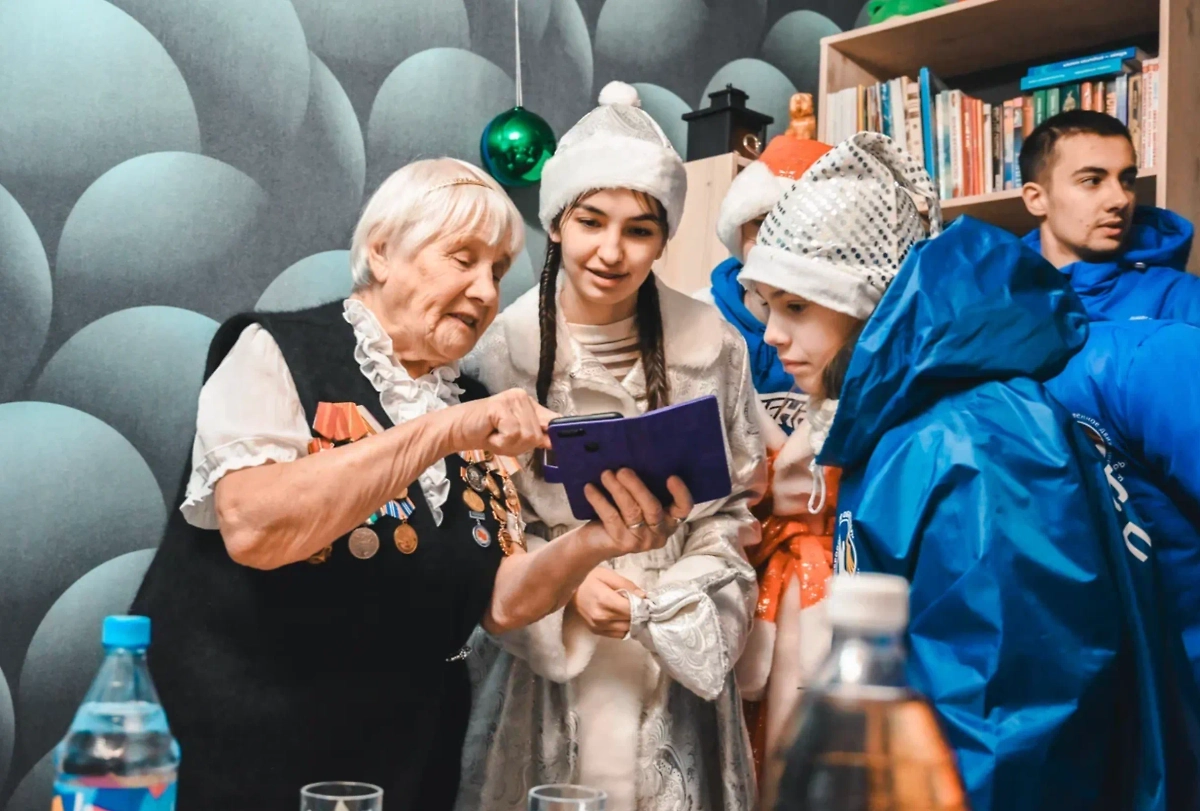 Акция «Новый год в каждый дом». Обложка © Росмолодёжь