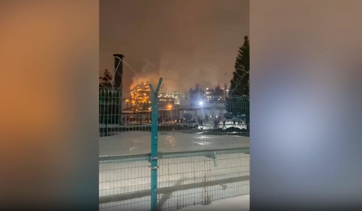 Завод в Нижнекамске. Видео © Telegram / Казань | ЧП