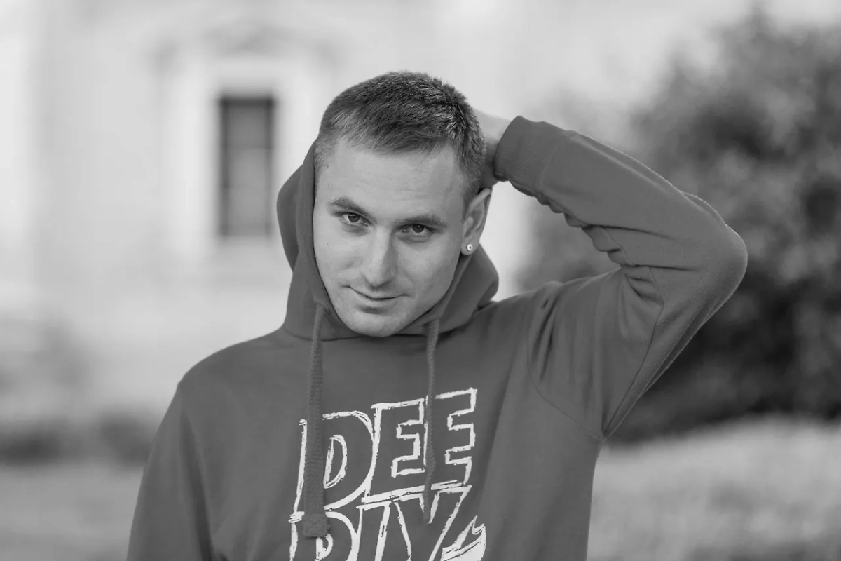 Михаил Быков. Обложка © VK / Миша Летний