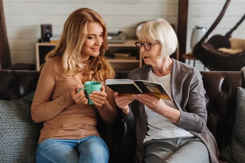 Есть несколько способов вычислить семейную карму: можно заняться нумерологией, а можно расспросить родственников. Фото © Shutterstock / FOTODOM / Inside Creative House