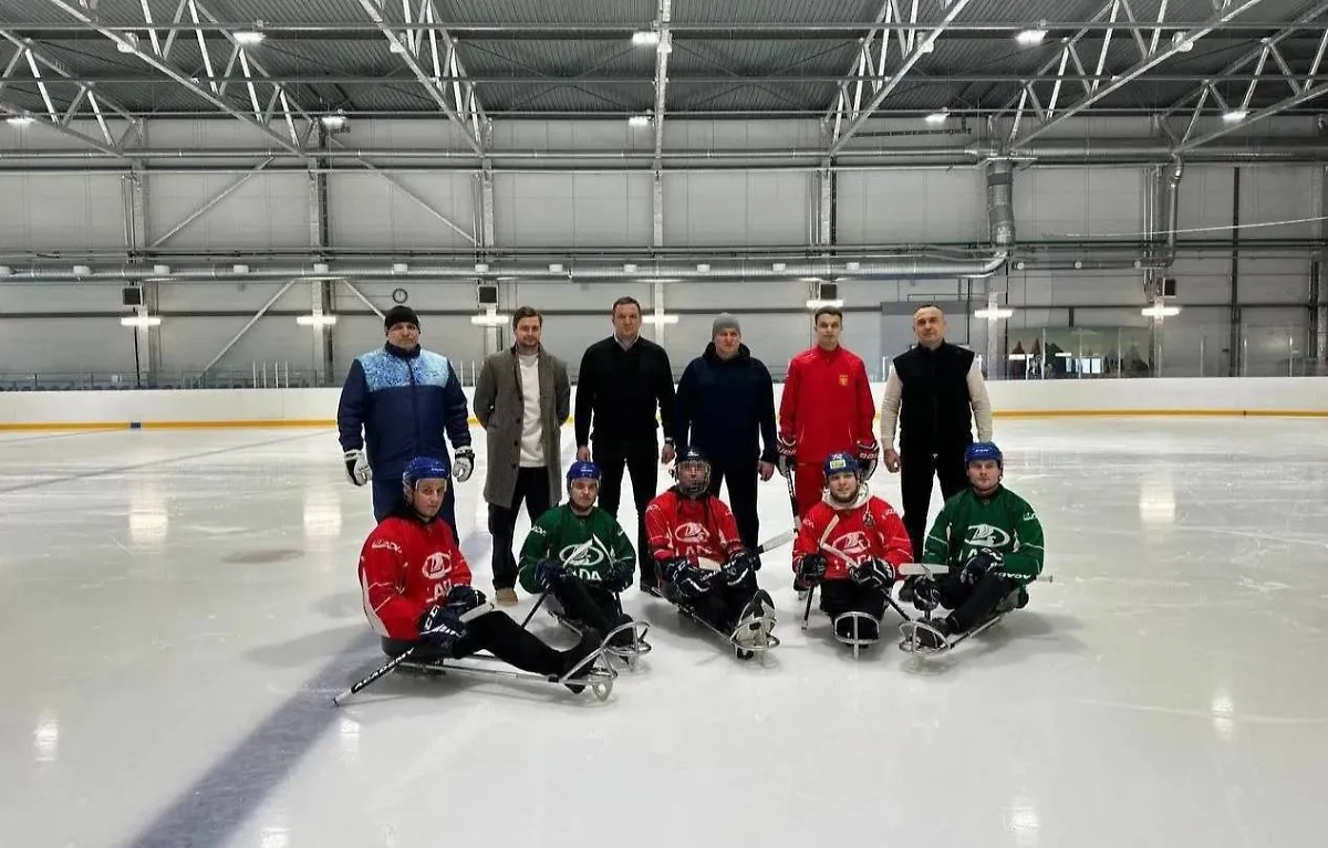 Слэдж-хоккей для участников СВО. Фото © Предоставлено Life.ru