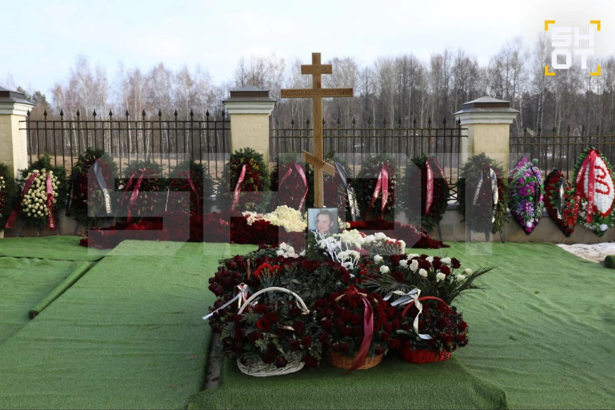В Подмосковье прошли похороны лидера чеховской ОПГ Николая Павлинова. Фото © Telegram / SHOT