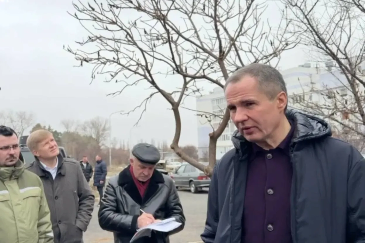 Вячеслав Гладков в Шебекино. Обложка © Telegram / Настоящий Гладков