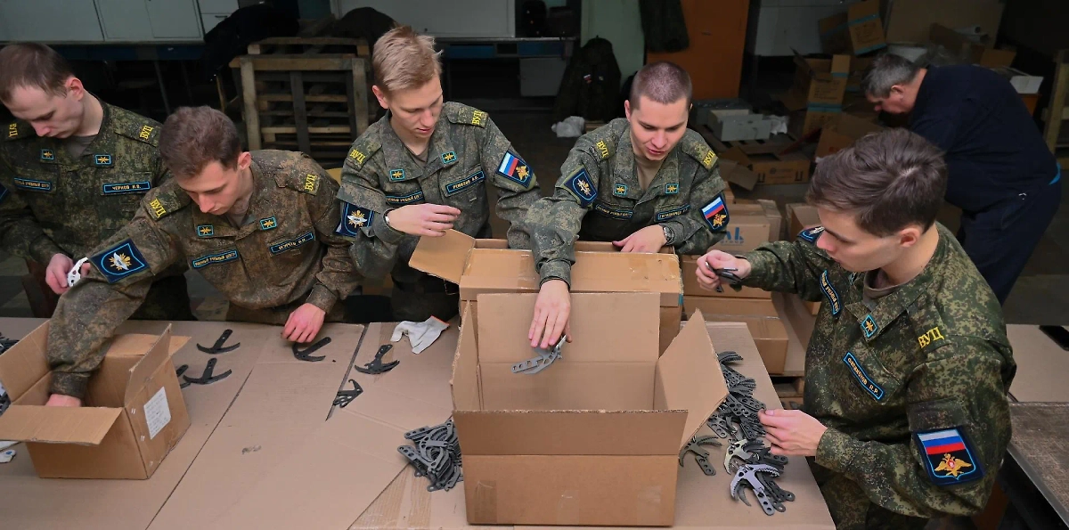 Весной 2023 года была запущена акция по сбору посильной помощи бойцам ВС РФ. Фото © Министерство науки и высшего образования РФ