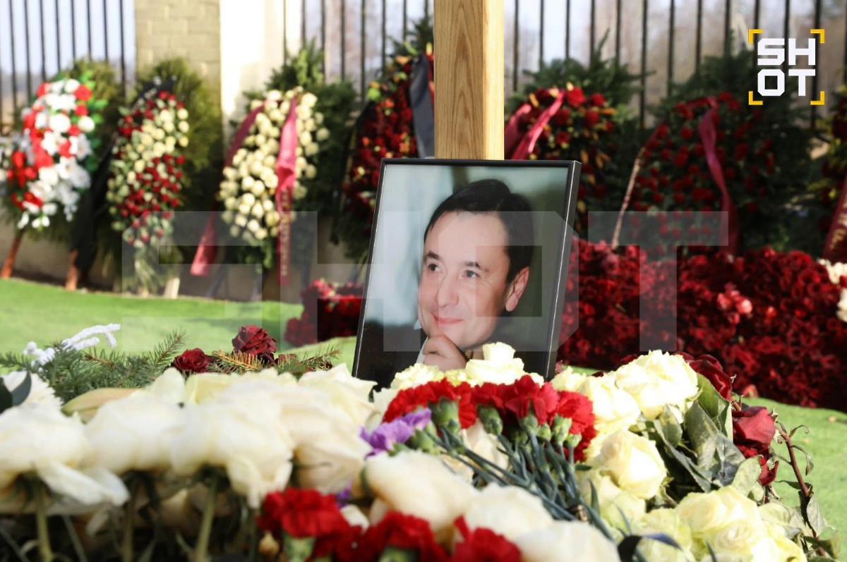 В Подмосковье прошли похороны лидера чеховской ОПГ Николая Павлинова. Обложка © Telegram / SHOT