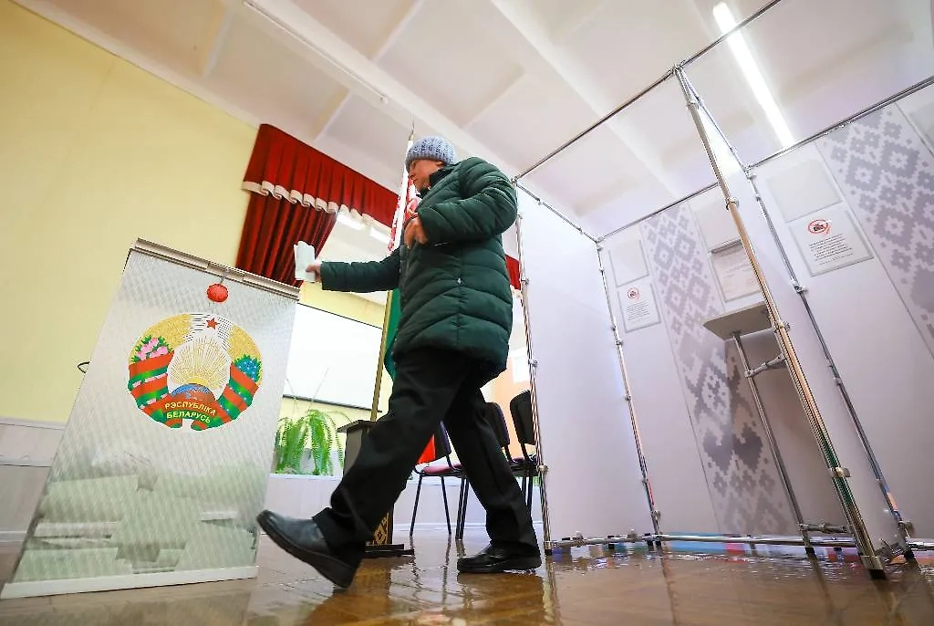 Избирательный участок в Белоруссии. Обложка © ТАСС / Владимир Смирнов