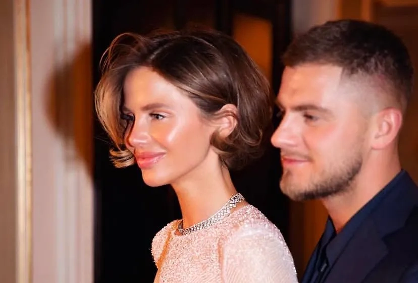 Алекса с мужем. Обложка © Instagram (соцсеть запрещена в РФ; принадлежит корпорации Meta, которая признана в РФ экстремистской) / aleksa_official