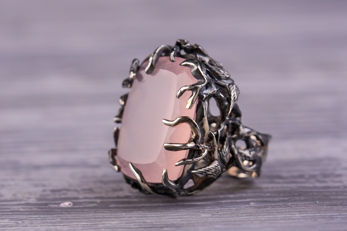 Астрологические советы по выбору украшений для знака зодиака Весы. Фото © Shutterstock / FOTODOM / unicorn12two