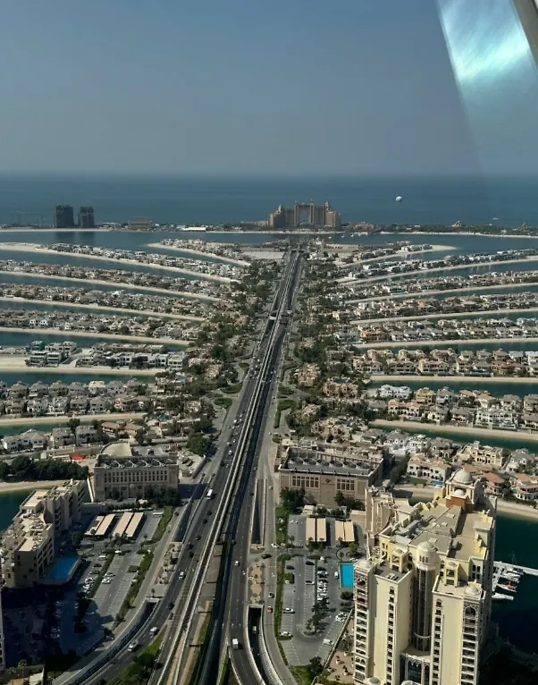 Одна из этих вилл на искусственном острове Джамейра может принадлежать Елене Хахалевой. Фото © yandex.ru