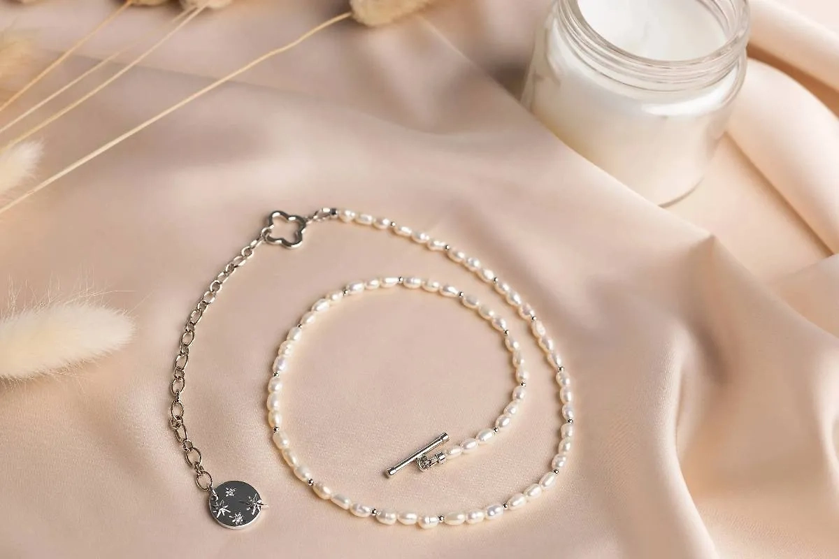 Как выбрать украшение по знаку зодиака: что подходит Ракам. Фото © Shutterstock / FOTODOM / Best smile studio