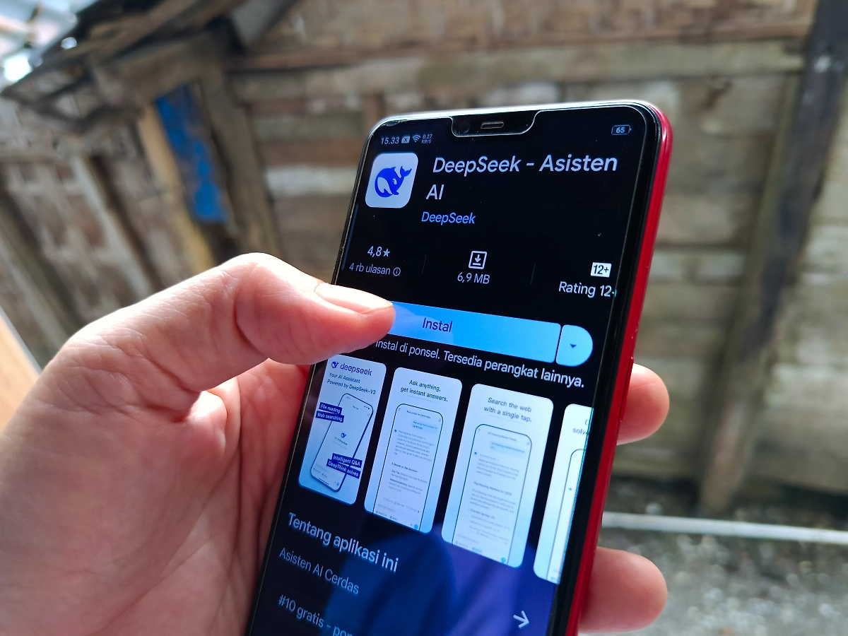 Чат-бот DeepSeek R1 способен работать с большими объёмами данных. Фото © Shutterstock / FOTODOM / Erlin Diah