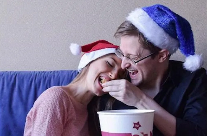 Линдси Миллс и Эдвард Сноуден. Обложка © Instagram (признан экстремистской организацией и запрещён на территории Российской Федерации) /lindsey_millsy