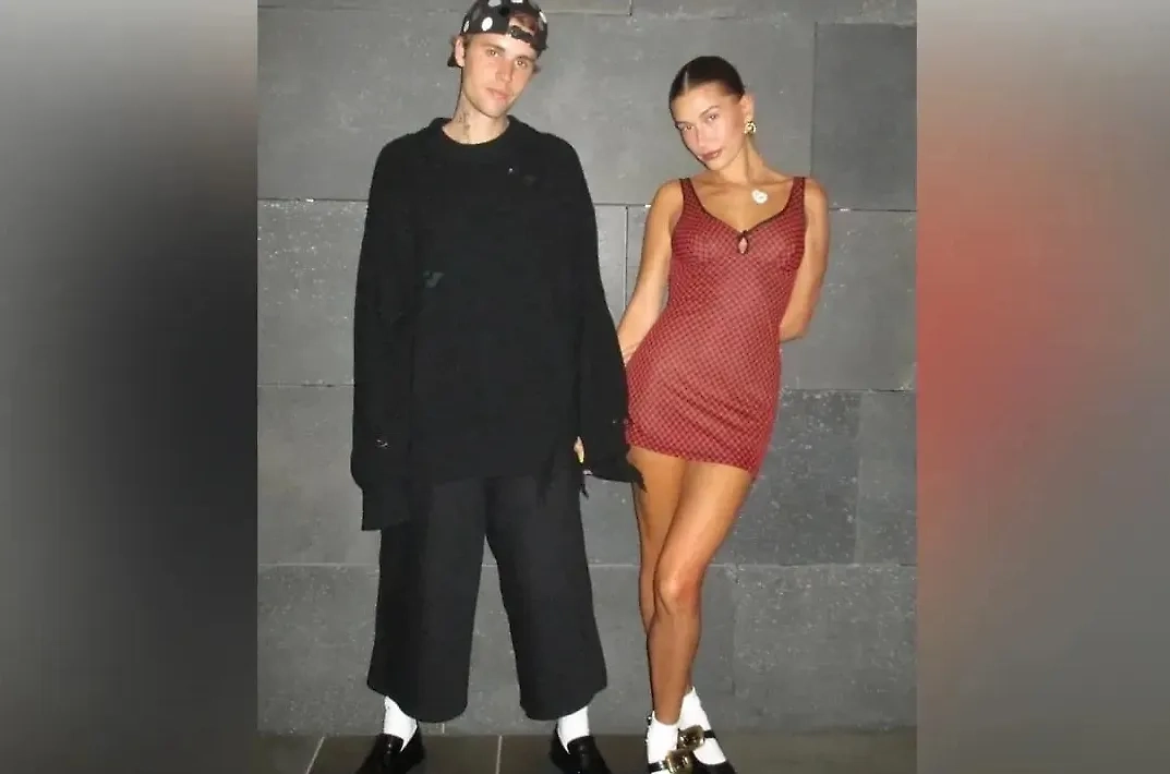 Джастин и Хейли Бибер. Обложка © Instagram (признан экстремистской организацией и запрещён на территории Российской Федерации) / haileybieber