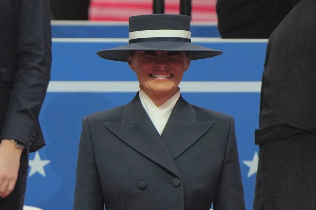 Образ Мелании Трамп на церемонии инаугурации. Обложка © TACC / AP