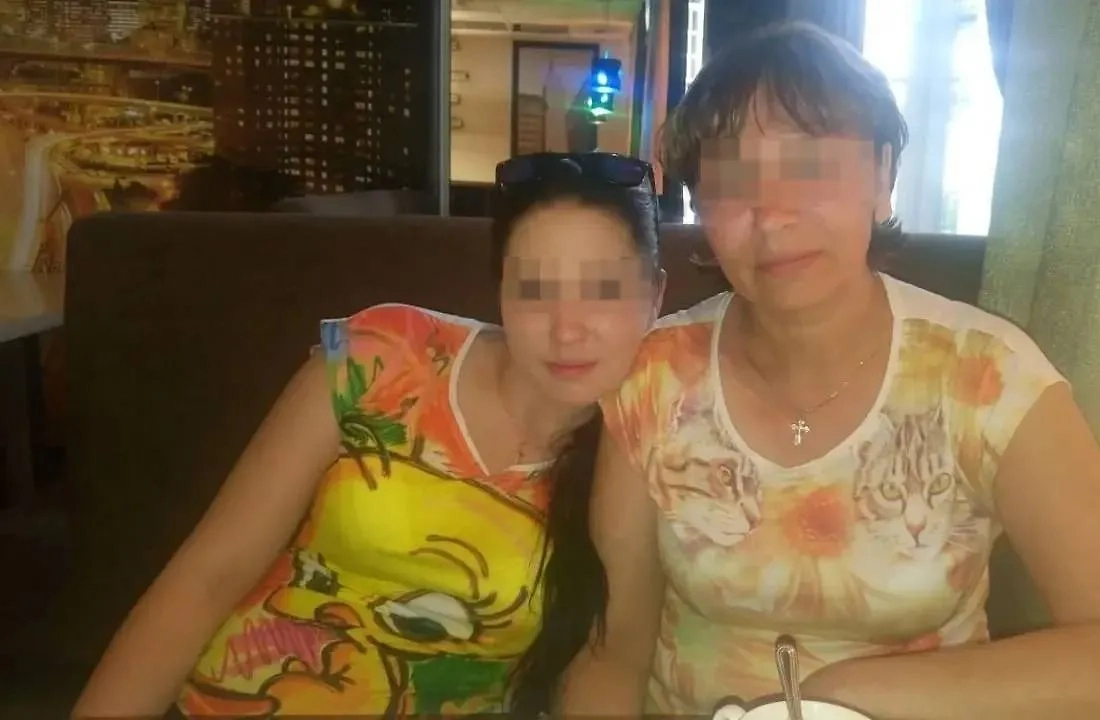 Отправившиеся в колонию мать и дочь из города Лабытнанги. Обложка © t.me/mash