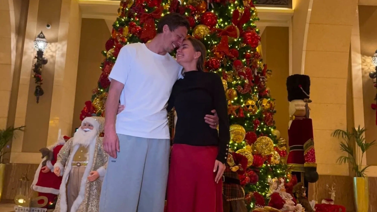 Дина Аверина и Дмитрий Соловьёв. Обложка © Insagram (соцсеть запрещена в РФ; принадлежит корпорации Meta, которая признана в РФ экстремистской) / dinaverina98