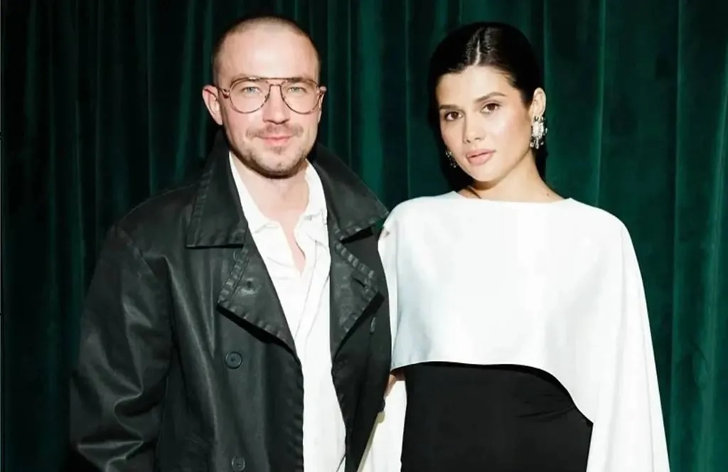 Александр Петров и Виктория Антонова на премьере фильма «Василий». Обложка © instagram (соцсеть запрещена в РФ; принадлежит корпорации Meta, которая признана в РФ экстремистской) / actorsashapetrov