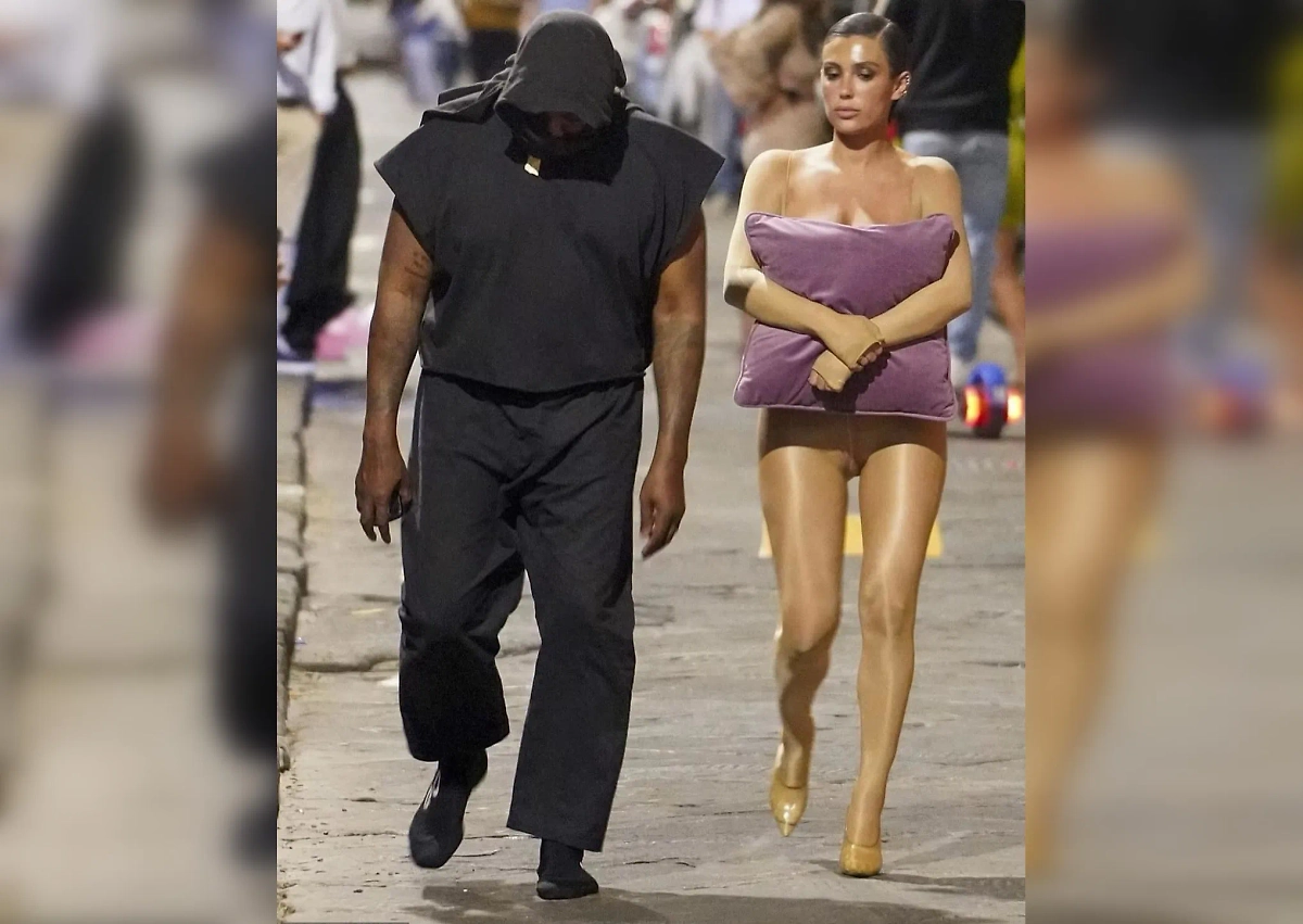 Канье Уэст и Бьянка Цензори. Обложка © Facebook (Соцсеть запрещена в РФ; принадлежит корпорации Meta, которая признана в РФ экстремистской) / Kanye West