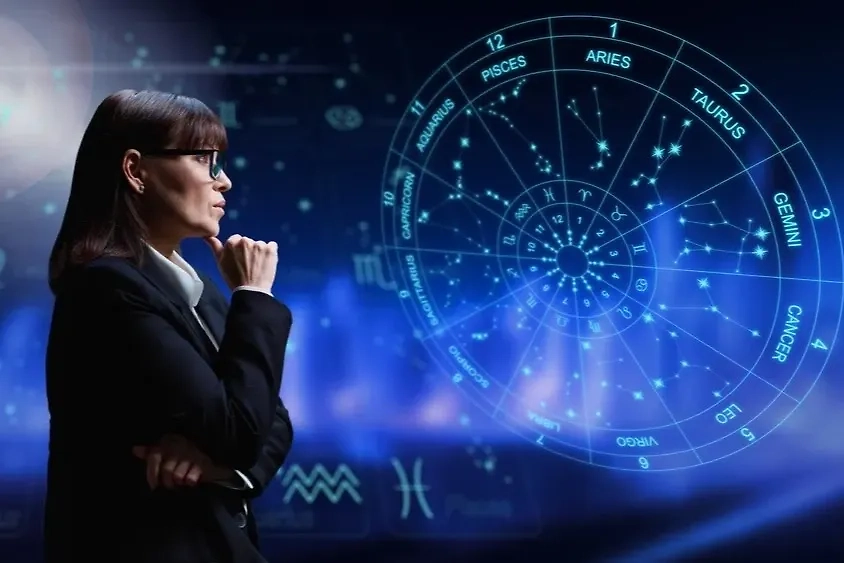 Перестройка, смена устоев и финансовые колебания: гороскоп на февраль 2025 года в мире. Фото © Shutterstock / FOTODOM / VH-studio