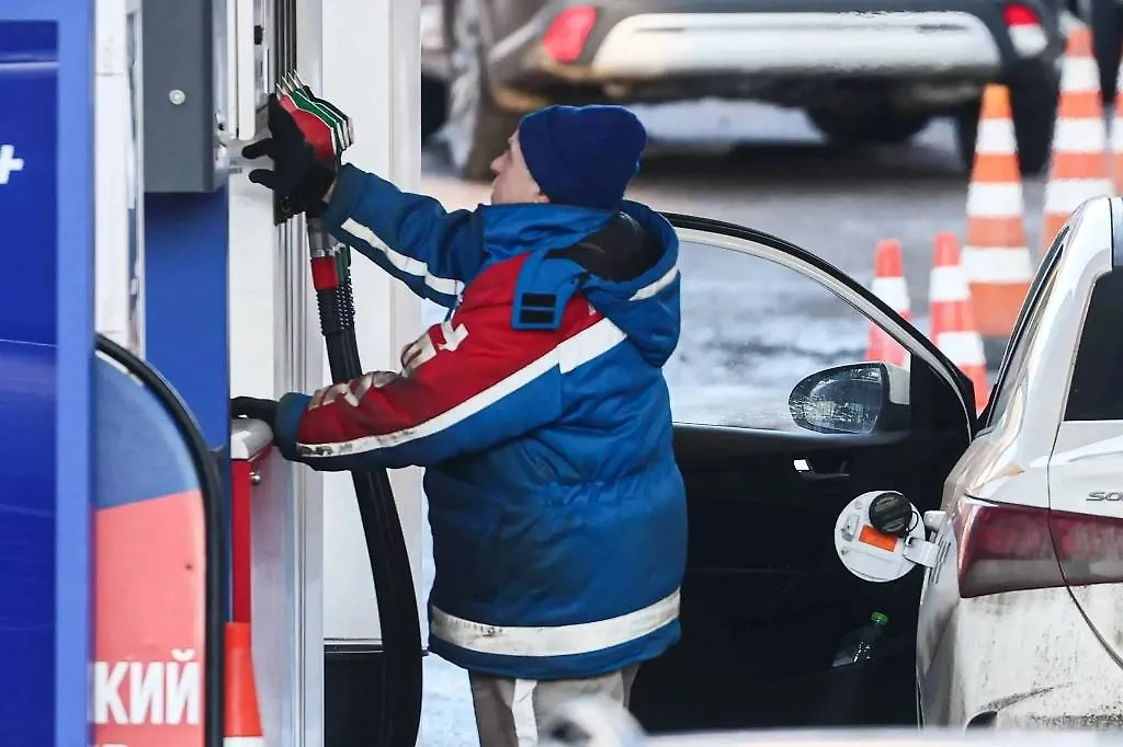 На АЗС изменятся цены на бензин. Обложка © ТАСС / Сергей Булкин