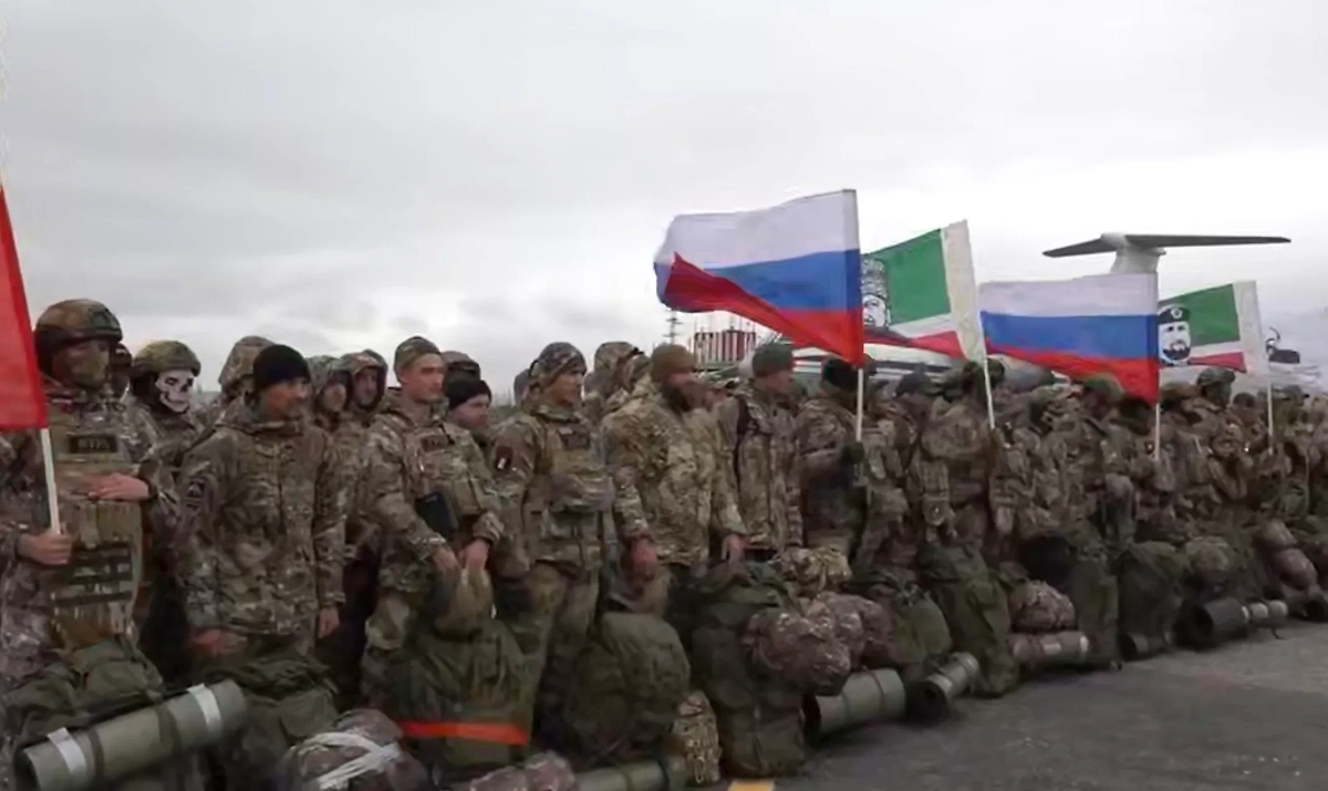 Из Грозного в зону СВО отправился спецборт с добровольцами. Обложка © Telegram / Kadyrov_95