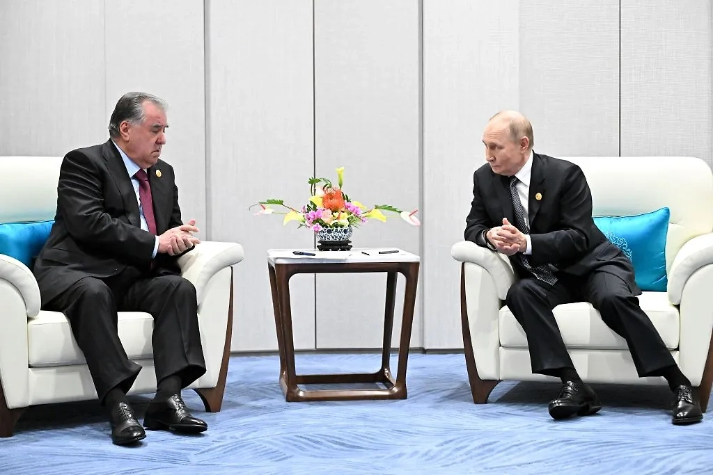 Путин и Рахмон. Обложка © ТАСС / Бобылев Сергей