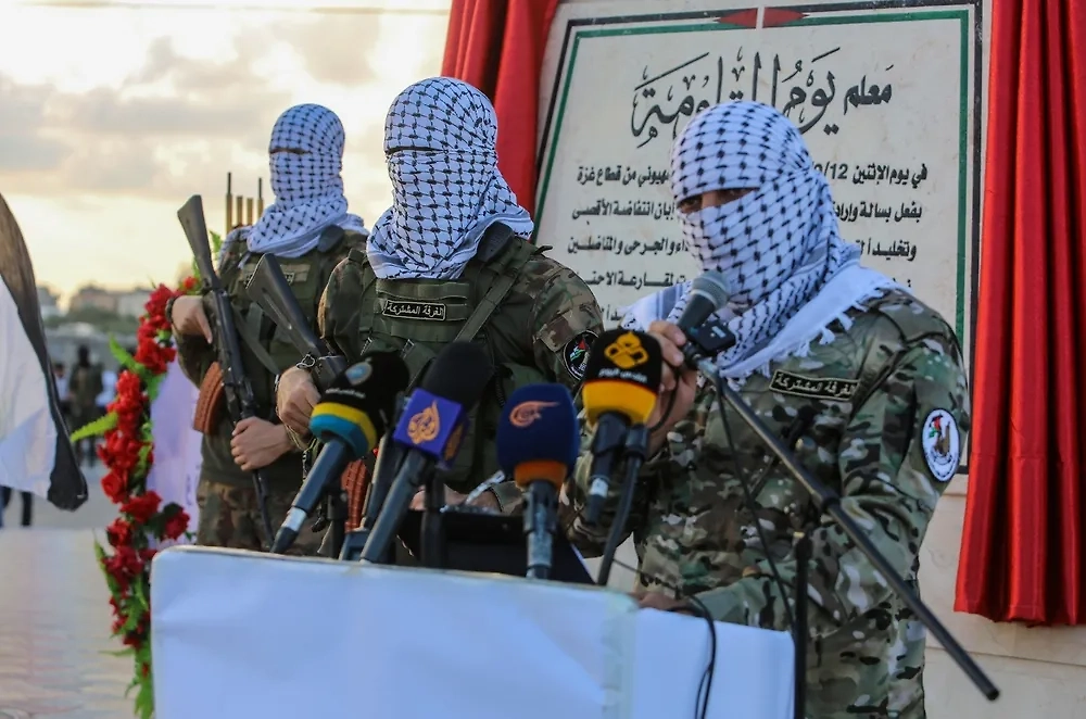 Обложка © Shutterstock / FOTODOM / Anas-Mohammed