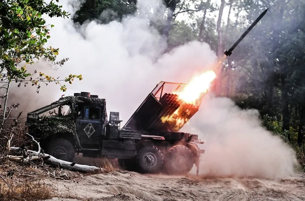 Армия России уничтожает позиции ВСУ под Купянском. Обложка © РИА «Новости» / Станислав Красильников