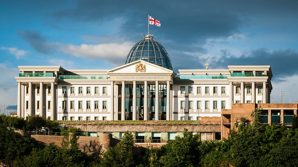 Обложка © Shutterstock / FOTODOM / mikha AF