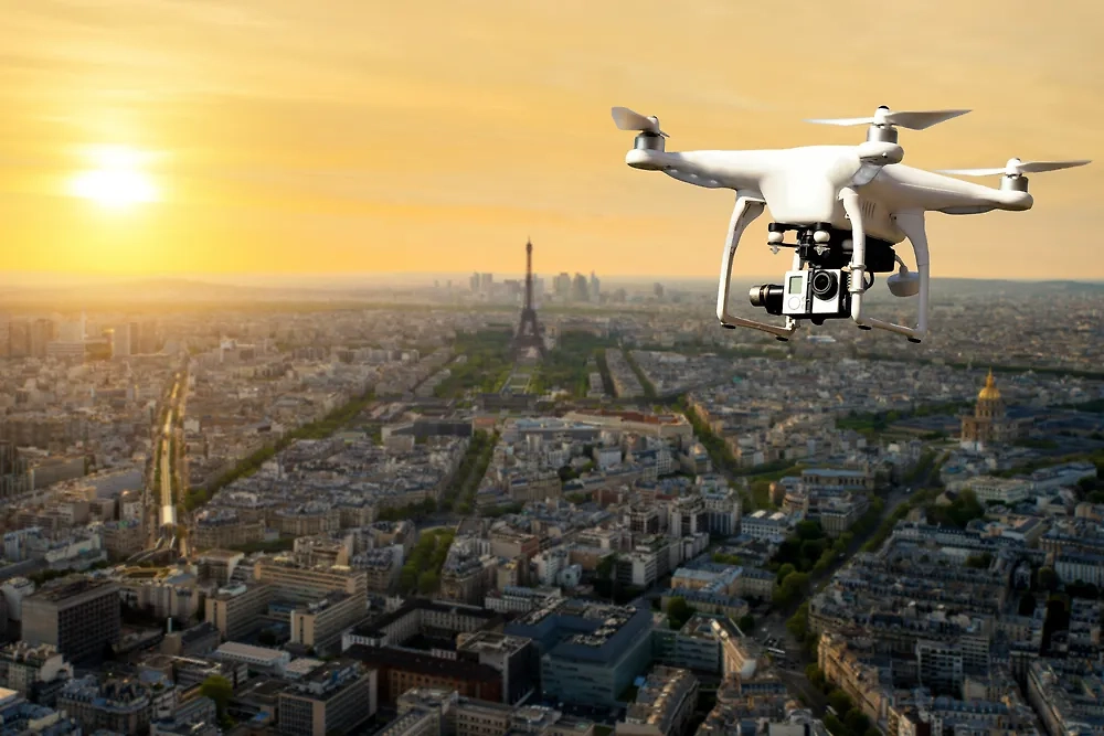 Обложка © Shutterstock / FOTODOM / PrasitRodphan