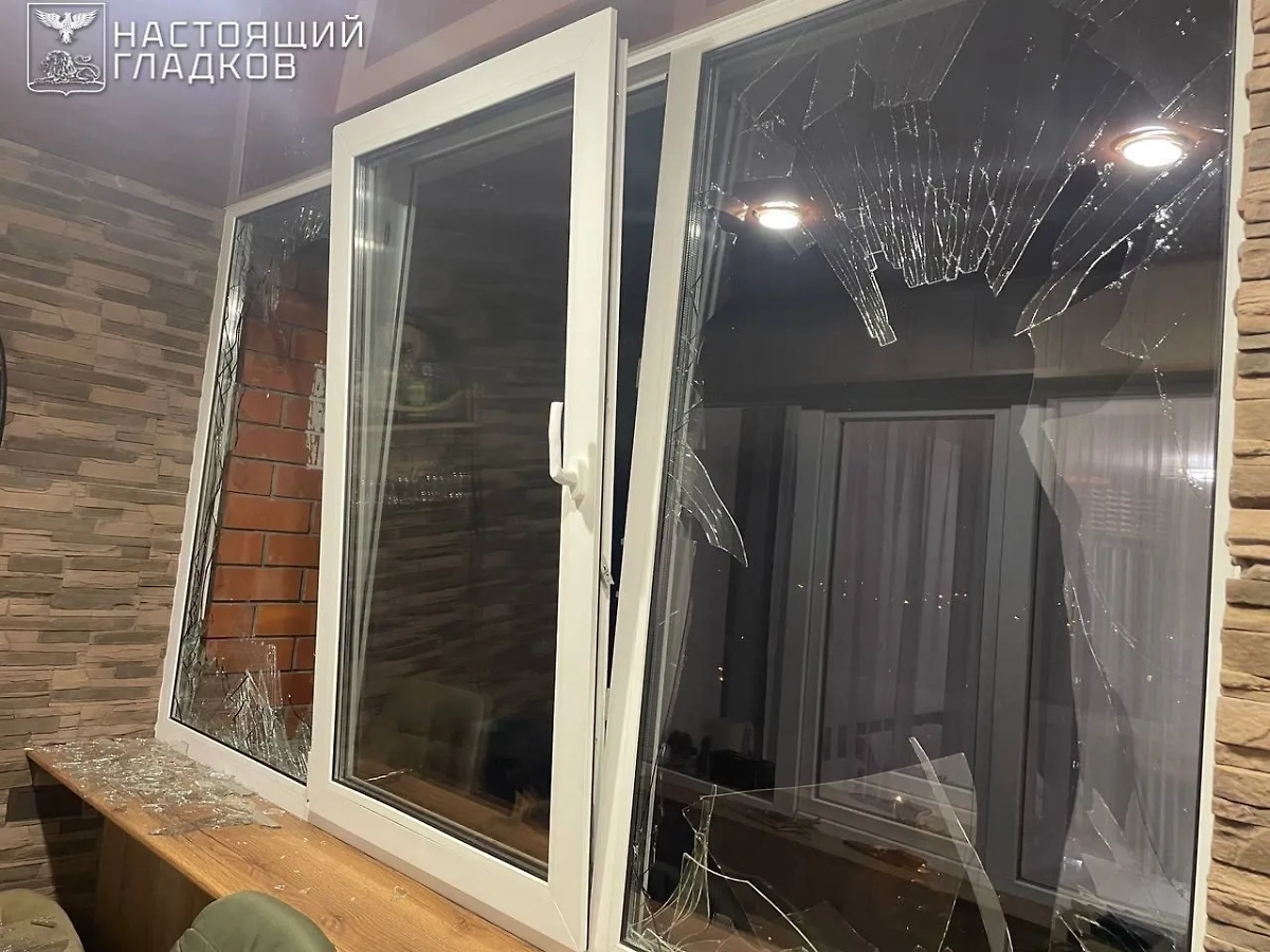 Квартиры получили повреждения в многоэтажном доме в Старом Осколе. Фото © Telegram / Настоящий Гладков