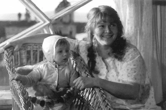 «Однажды двадцать лет спустя» — это фильм о выпускниках школы, которые встречаются через двадцать лет. В СССР так ещё можно было. Фото © Кадр из фильма «Однажды двадцать лет спустя», режиссёр Юрий Егоров / Kinopoisk