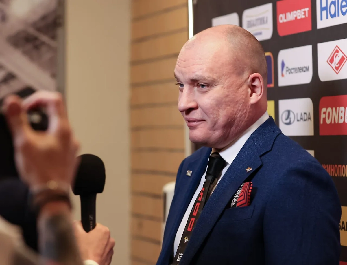 Андрей Разин. Обложка © Telegram / ХК Металлург