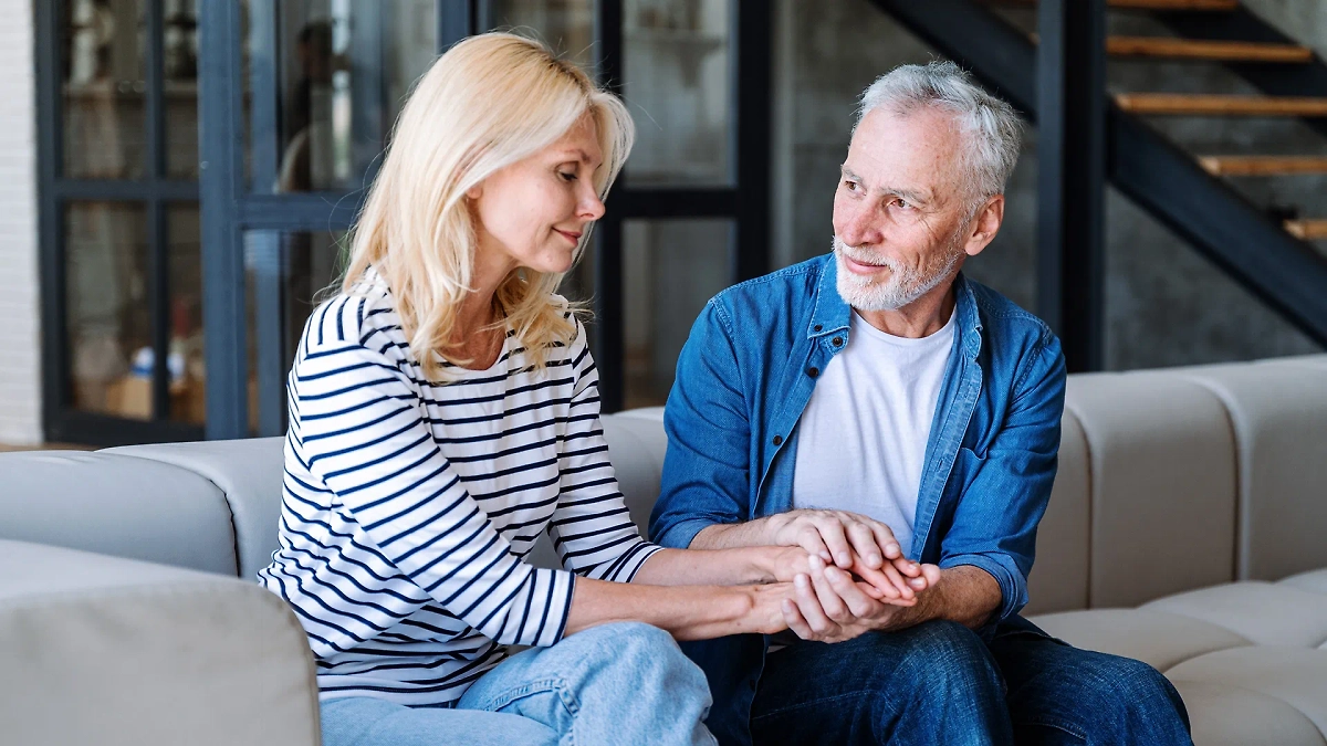 Как научиться жить, когда дети выросли и съехали: 7 советов от психолога для родителей. Обложка © Shutterstock / FOTODOM / brizmaker