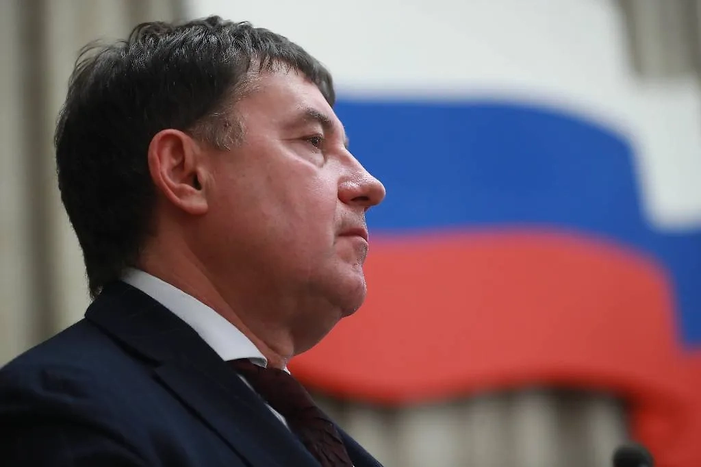 Виктор Момотов. Обложка © ТАСС/Сергей Фадеичев